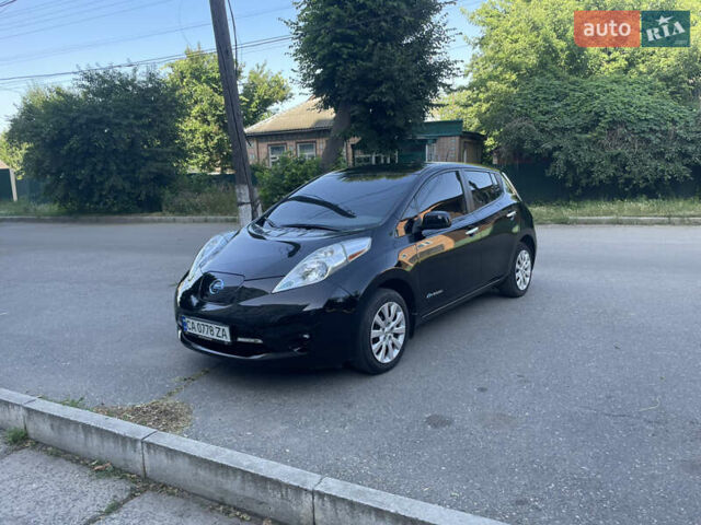 Черный Ниссан Лиф, объемом двигателя 0 л и пробегом 22 тыс. км за 10300 $, фото 3 на Automoto.ua