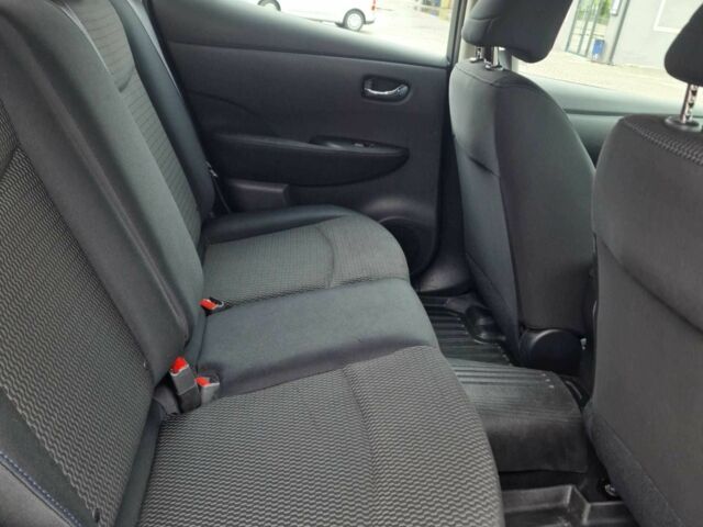 Черный Ниссан Лиф, объемом двигателя 0 л и пробегом 127 тыс. км за 6500 $, фото 8 на Automoto.ua