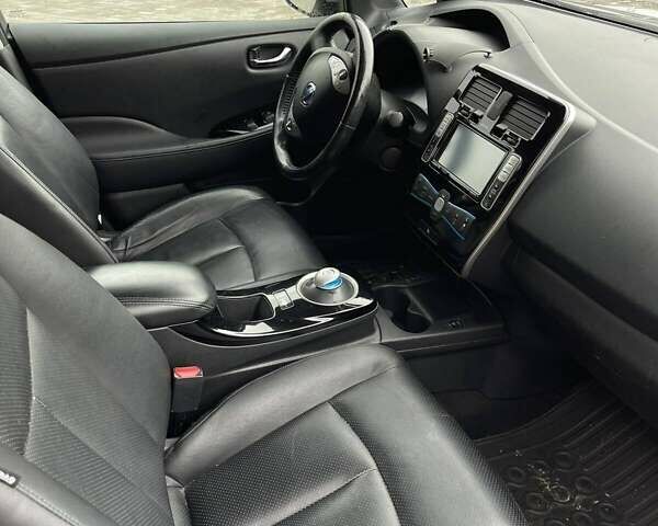 Чорний Ніссан Ліф, об'ємом двигуна 0 л та пробігом 136 тис. км за 6999 $, фото 13 на Automoto.ua