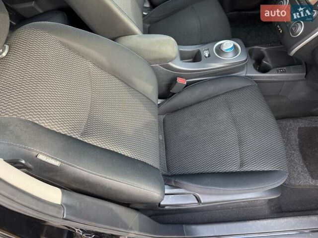 Черный Ниссан Лиф, объемом двигателя 0 л и пробегом 123 тыс. км за 6500 $, фото 22 на Automoto.ua