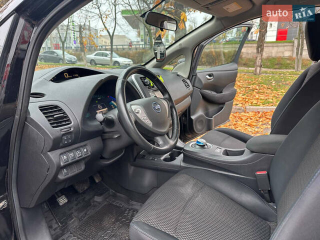 Черный Ниссан Лиф, объемом двигателя 0 л и пробегом 164 тыс. км за 7200 $, фото 7 на Automoto.ua