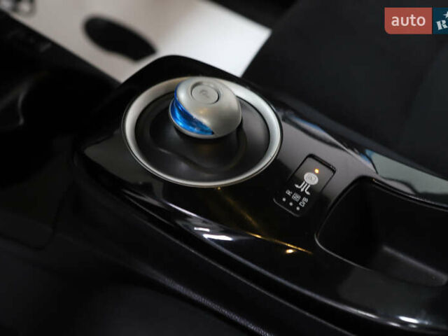 Чорний Ніссан Ліф, об'ємом двигуна 0 л та пробігом 55 тис. км за 6900 $, фото 41 на Automoto.ua