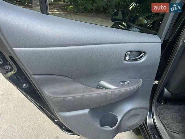 Черный Ниссан Лиф, объемом двигателя 0 л и пробегом 150 тыс. км за 7200 $, фото 16 на Automoto.ua