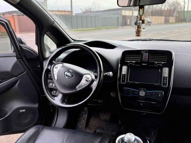 Черный Ниссан Лиф, объемом двигателя 0 л и пробегом 132 тыс. км за 8088 $, фото 4 на Automoto.ua