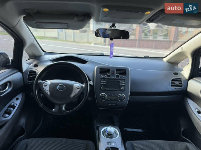 Черный Ниссан Лиф, объемом двигателя 0 л и пробегом 130 тыс. км за 6800 $, фото 20 на Automoto.ua
