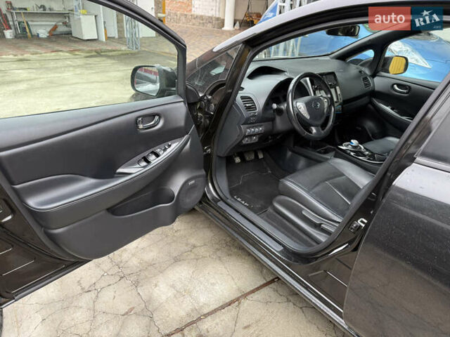 Черный Ниссан Лиф, объемом двигателя 0 л и пробегом 218 тыс. км за 6850 $, фото 13 на Automoto.ua