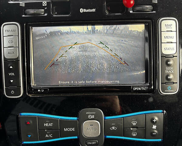 Черный Ниссан Лиф, объемом двигателя 0 л и пробегом 144 тыс. км за 5999 $, фото 7 на Automoto.ua