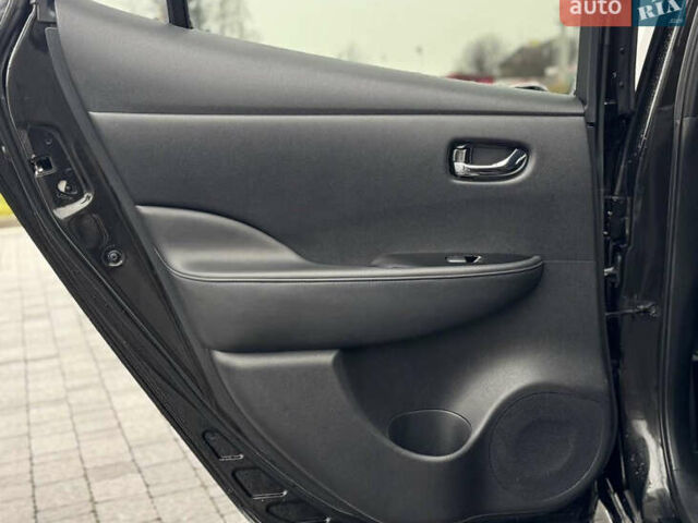 Черный Ниссан Лиф, объемом двигателя 0 л и пробегом 125 тыс. км за 6500 $, фото 9 на Automoto.ua