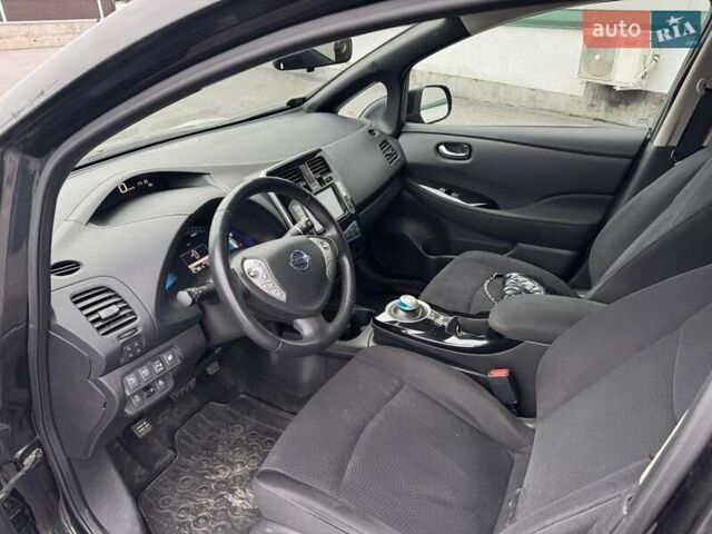 Черный Ниссан Лиф, объемом двигателя 0 л и пробегом 85 тыс. км за 6999 $, фото 9 на Automoto.ua