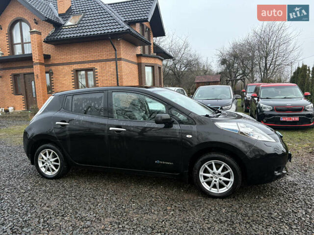 Черный Ниссан Лиф, объемом двигателя 0 л и пробегом 103 тыс. км за 5900 $, фото 2 на Automoto.ua