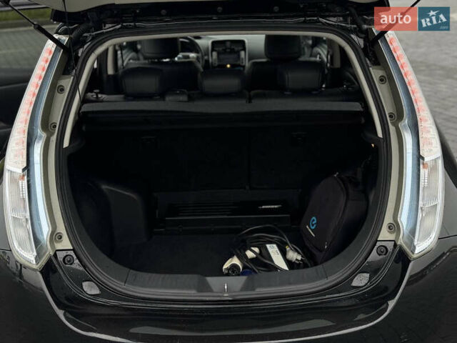 Черный Ниссан Лиф, объемом двигателя 0 л и пробегом 125 тыс. км за 6500 $, фото 35 на Automoto.ua