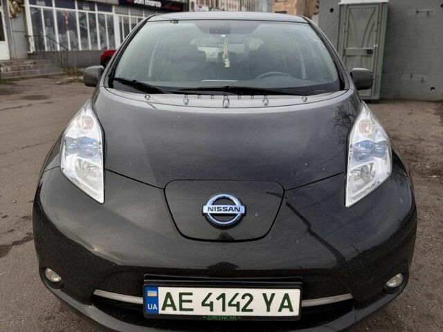 Черный Ниссан Лиф, объемом двигателя 0 л и пробегом 132 тыс. км за 8088 $, фото 2 на Automoto.ua