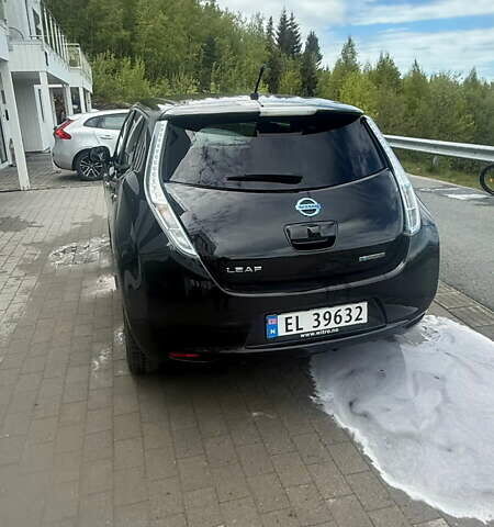 Черный Ниссан Лиф, объемом двигателя 0 л и пробегом 157 тыс. км за 5950 $, фото 1 на Automoto.ua