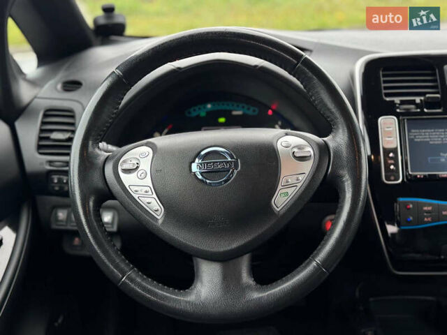 Черный Ниссан Лиф, объемом двигателя 0 л и пробегом 125 тыс. км за 6500 $, фото 31 на Automoto.ua