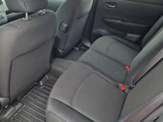 Черный Ниссан Лиф, объемом двигателя 0 л и пробегом 127 тыс. км за 6500 $, фото 9 на Automoto.ua