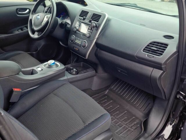 Черный Ниссан Лиф, объемом двигателя 0 л и пробегом 127 тыс. км за 6500 $, фото 7 на Automoto.ua