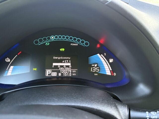 Черный Ниссан Лиф, объемом двигателя 0 л и пробегом 120 тыс. км за 6500 $, фото 23 на Automoto.ua