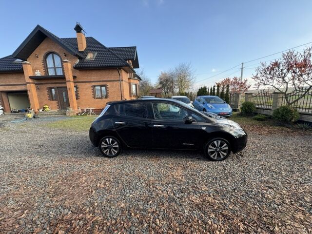 Чорний Ніссан Ліф, об'ємом двигуна 0 л та пробігом 120 тис. км за 6500 $, фото 15 на Automoto.ua