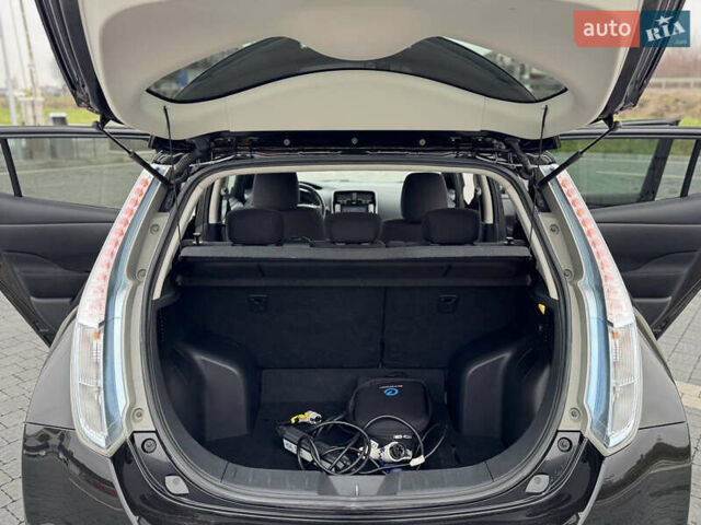 Черный Ниссан Лиф, объемом двигателя 0 л и пробегом 100 тыс. км за 5999 $, фото 25 на Automoto.ua