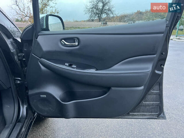Ниссан Лиф 2014 в Харькове на Automoto.ua Черный Ниссан Лиф, объемом двигателя 0 л и пробегом 93 тыс. км за 8200 $, фото 13 на Automoto.ua