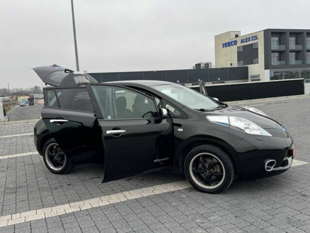 Черный Ниссан Лиф, объемом двигателя 0 л и пробегом 100 тыс. км за 6600 $, фото 18 на Automoto.ua