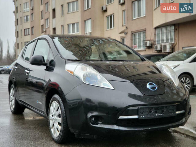 Черный Ниссан Лиф, объемом двигателя 0 л и пробегом 166 тыс. км за 6800 $, фото 1 на Automoto.ua