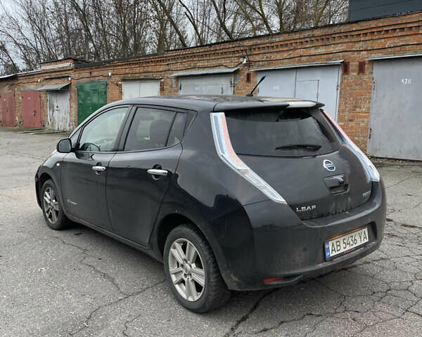 Черный Ниссан Лиф, объемом двигателя 0 л и пробегом 122 тыс. км за 3900 $, фото 3 на Automoto.ua