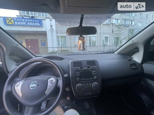Черный Ниссан Лиф, объемом двигателя 0 л и пробегом 22 тыс. км за 10300 $, фото 46 на Automoto.ua