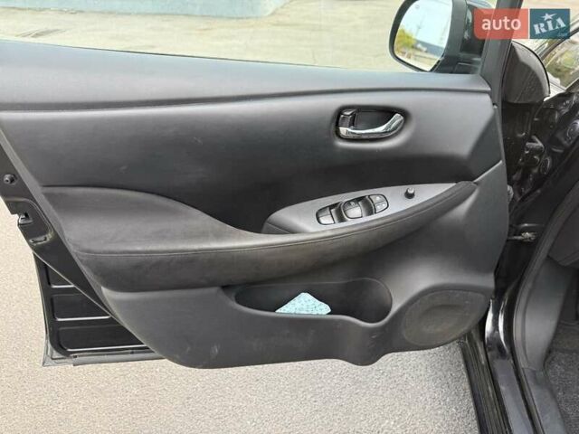 Черный Ниссан Лиф, объемом двигателя 0 л и пробегом 123 тыс. км за 6500 $, фото 8 на Automoto.ua