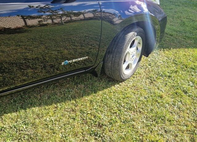 Черный Ниссан Лиф, объемом двигателя 0 л и пробегом 120 тыс. км за 7500 $, фото 6 на Automoto.ua