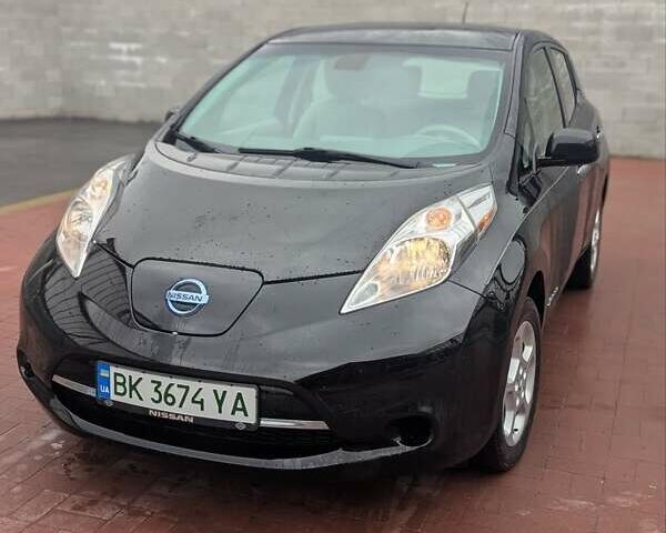 Черный Ниссан Лиф, объемом двигателя 0 л и пробегом 157 тыс. км за 5999 $, фото 2 на Automoto.ua