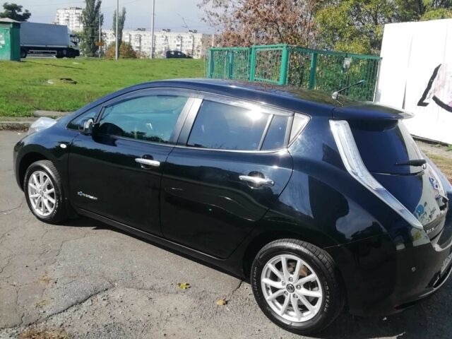 Черный Ниссан Лиф, объемом двигателя 0 л и пробегом 129 тыс. км за 6300 $, фото 1 на Automoto.ua