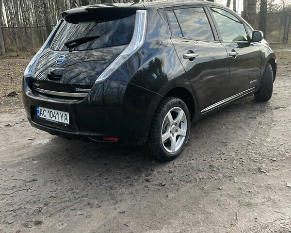 Черный Ниссан Лиф, объемом двигателя 0 л и пробегом 125 тыс. км за 6199 $, фото 3 на Automoto.ua