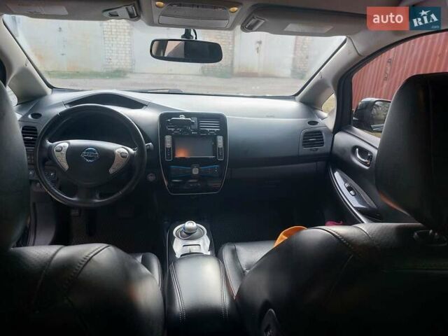 Чорний Ніссан Ліф, об'ємом двигуна 0 л та пробігом 168 тис. км за 7500 $, фото 11 на Automoto.ua