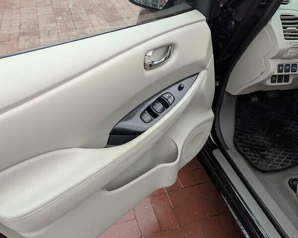 Черный Ниссан Лиф, объемом двигателя 0 л и пробегом 157 тыс. км за 5999 $, фото 20 на Automoto.ua