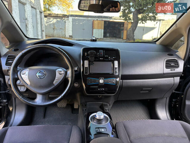 Черный Ниссан Лиф, объемом двигателя 0 л и пробегом 115 тыс. км за 6999 $, фото 11 на Automoto.ua