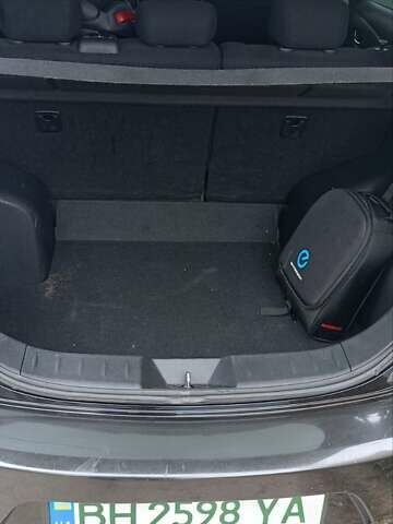 Чорний Ніссан Ліф, об'ємом двигуна 0 л та пробігом 126 тис. км за 7000 $, фото 145 на Automoto.ua