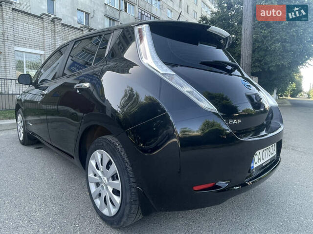 Черный Ниссан Лиф, объемом двигателя 0 л и пробегом 22 тыс. км за 10300 $, фото 8 на Automoto.ua