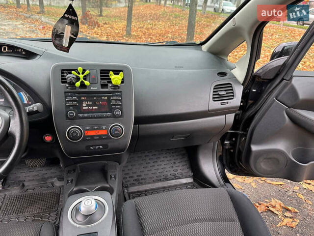Черный Ниссан Лиф, объемом двигателя 0 л и пробегом 164 тыс. км за 7200 $, фото 16 на Automoto.ua