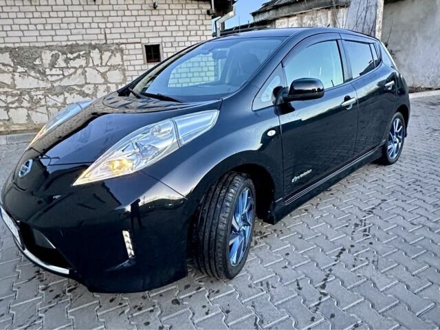 Чорний Ніссан Ліф, об'ємом двигуна 0 л та пробігом 90 тис. км за 8350 $, фото 1 на Automoto.ua