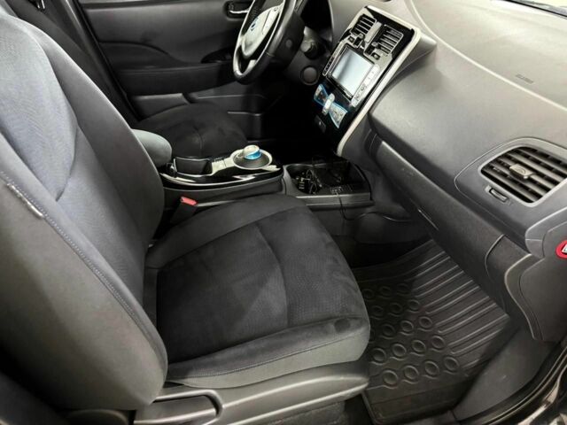 Чорний Ніссан Ліф, об'ємом двигуна 0 л та пробігом 130 тис. км за 6099 $, фото 4 на Automoto.ua