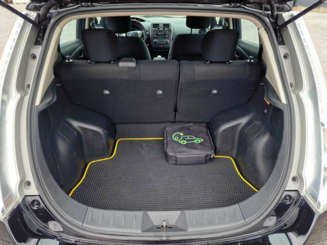 Черный Ниссан Лиф, объемом двигателя 0 л и пробегом 127 тыс. км за 6500 $, фото 10 на Automoto.ua