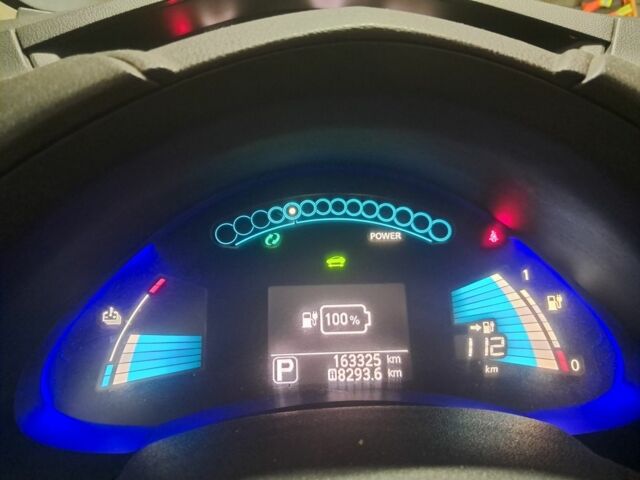 Черный Ниссан Лиф, объемом двигателя 0 л и пробегом 165 тыс. км за 5900 $, фото 7 на Automoto.ua