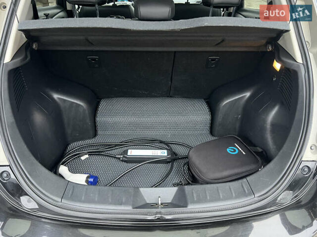 Черный Ниссан Лиф, объемом двигателя 0 л и пробегом 109 тыс. км за 7500 $, фото 21 на Automoto.ua