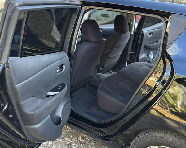 Черный Ниссан Лиф, объемом двигателя 0 л и пробегом 115 тыс. км за 6999 $, фото 8 на Automoto.ua