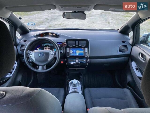 Черный Ниссан Лиф, объемом двигателя 0 л и пробегом 180 тыс. км за 5850 $, фото 21 на Automoto.ua