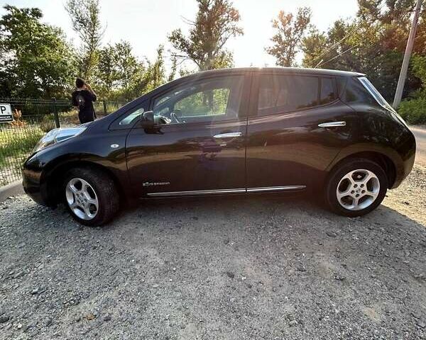 Чорний Ніссан Ліф, об'ємом двигуна 0 л та пробігом 105 тис. км за 7999 $, фото 8 на Automoto.ua