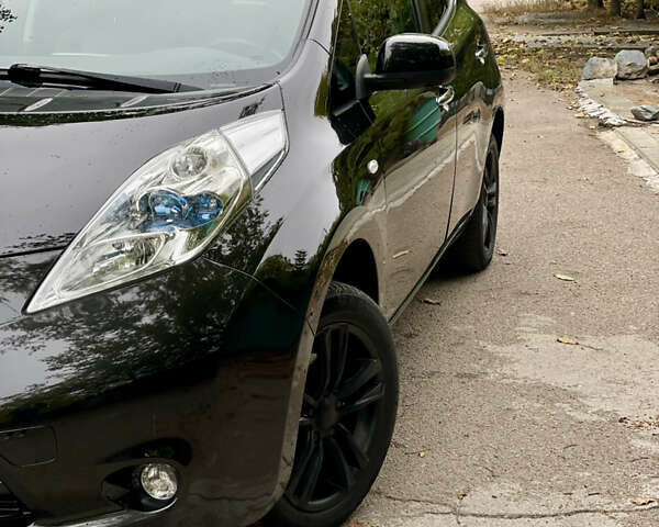 Чорний Ніссан Ліф, об'ємом двигуна 0 л та пробігом 115 тис. км за 7750 $, фото 1 на Automoto.ua