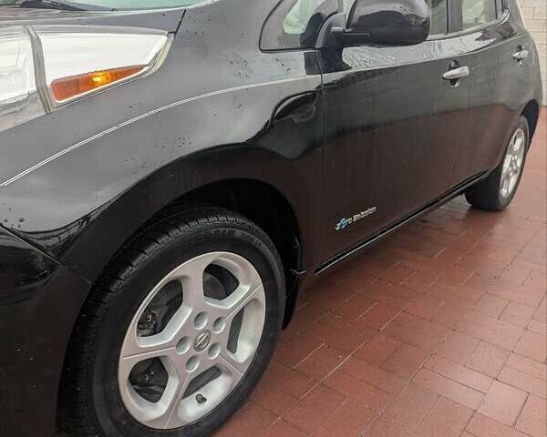 Черный Ниссан Лиф, объемом двигателя 0 л и пробегом 157 тыс. км за 5999 $, фото 14 на Automoto.ua