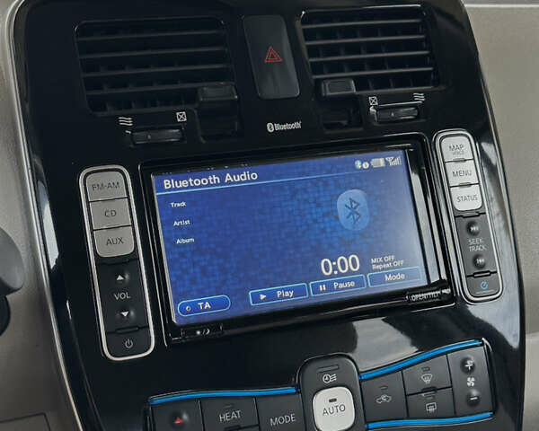 Черный Ниссан Лиф, объемом двигателя 0 л и пробегом 82 тыс. км за 9200 $, фото 32 на Automoto.ua